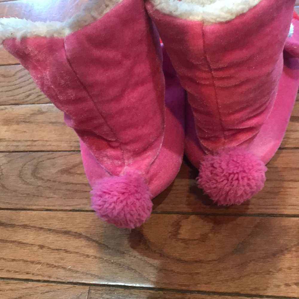 Slippers - Picture 3 of 4